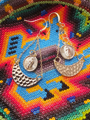 
                
                    Load image into Gallery viewer, Madre Luna Earrings
                
            