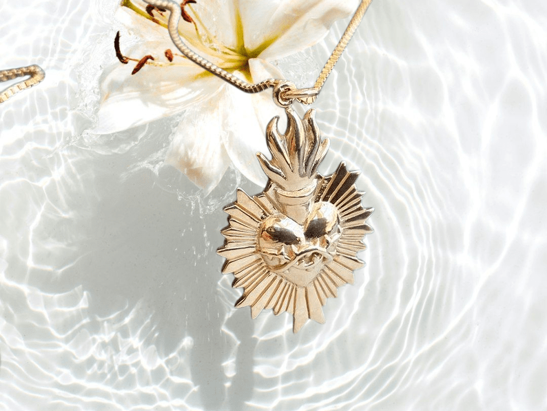 Sacred Heart Gold Necklace ilaments Jewelry