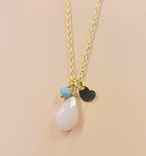 
                
                    Load image into Gallery viewer, Rose Quartz Gold Heart Necklace
                
            