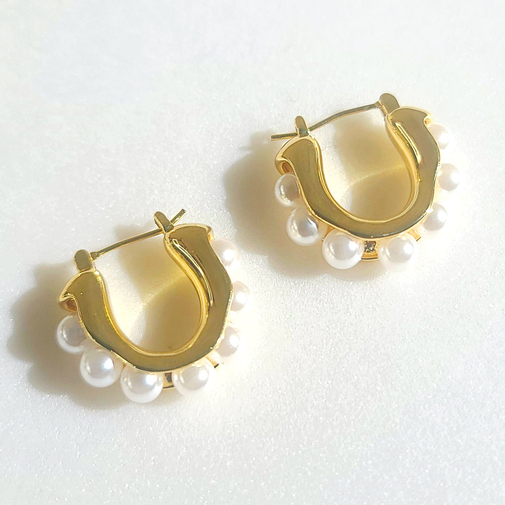 Pearlcore Huggie Hoop Earrings