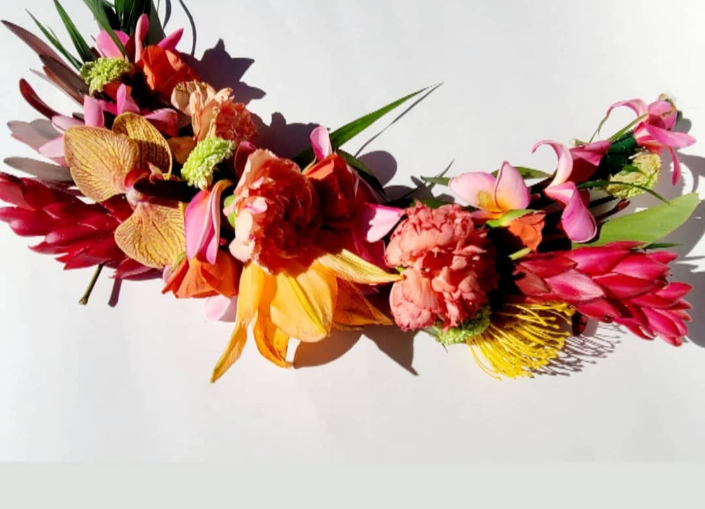 
                
                    Load image into Gallery viewer, Fresh Flower Crown
                
            