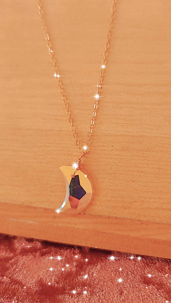 
                
                    Load image into Gallery viewer, Luna Crystal Necklace
                
            